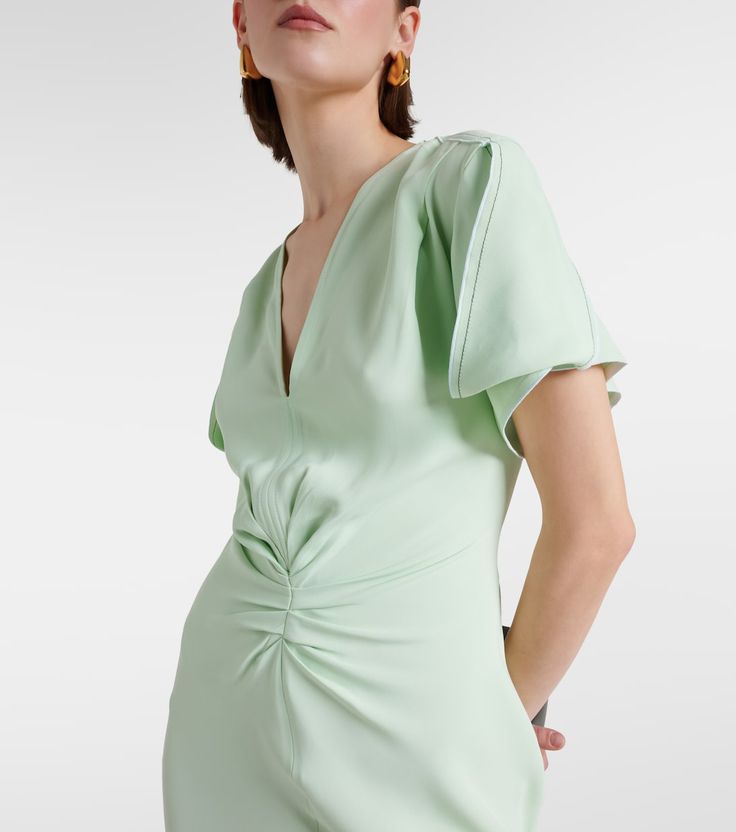 Gathered midi dress in green - Victoria Beckham | Mytheresa Victoria Beckham Outfits, Alexander Mcqueen Clothing, Purple Midi Dress, Midi Dress Style, Victoria Dress, Midi Cocktail Dress, Midi Length Skirts, Dresses 2024, Dress Inspiration