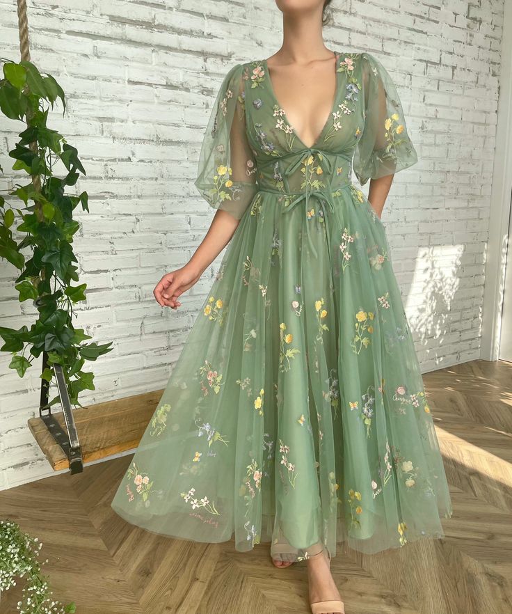 Flourishing Meadow Midi Dress - Teuta Matoshi Gaun Tulle, Extra Heels, Tea Length Prom Dress, Midi Prom Dress, Tea Length Tulle, Robes D'occasion, Prom Dresses With Pockets, Lace Prom Dress, Evening Gowns Elegant