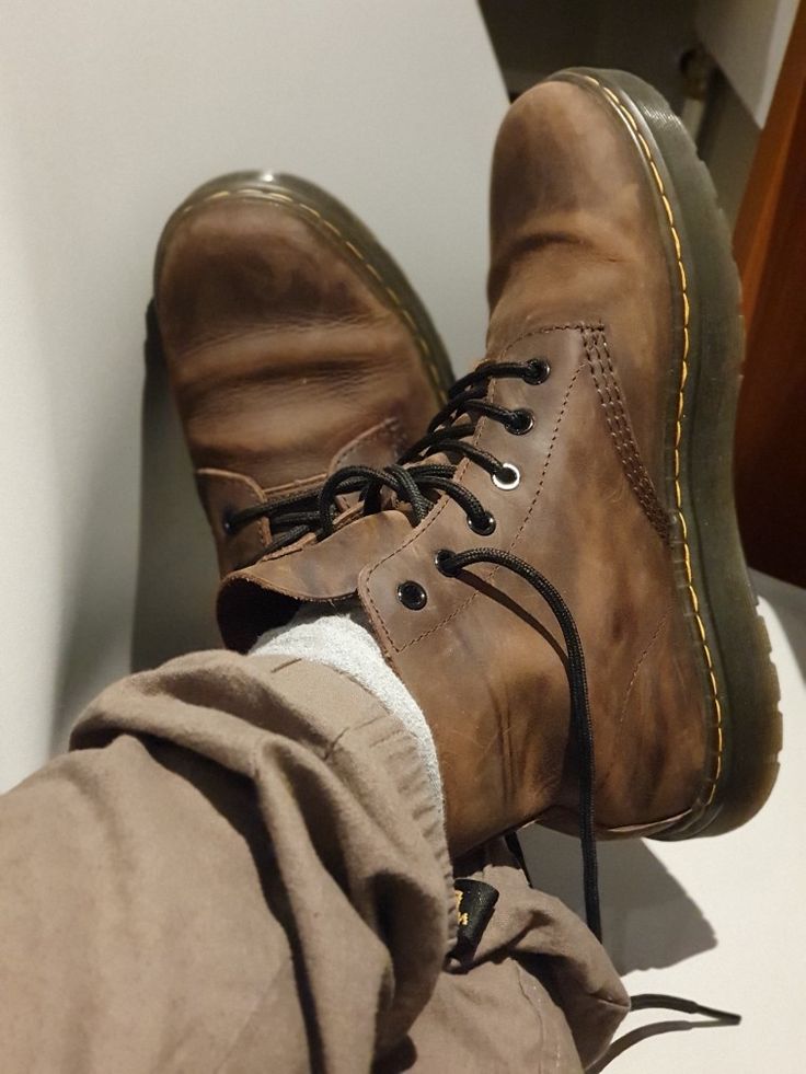 Remus Lupin Doc Martens, Doc Martens Mens Boots, Boots For Men Aesthetic, Dr Martens Thurston Chukka, Brown Leather Boots Outfit Men, Brown Dr Martens Outfit Men, Brown Docs Outfit Men, Brown Doc Martens Outfit Men, Boots Men Aesthetic