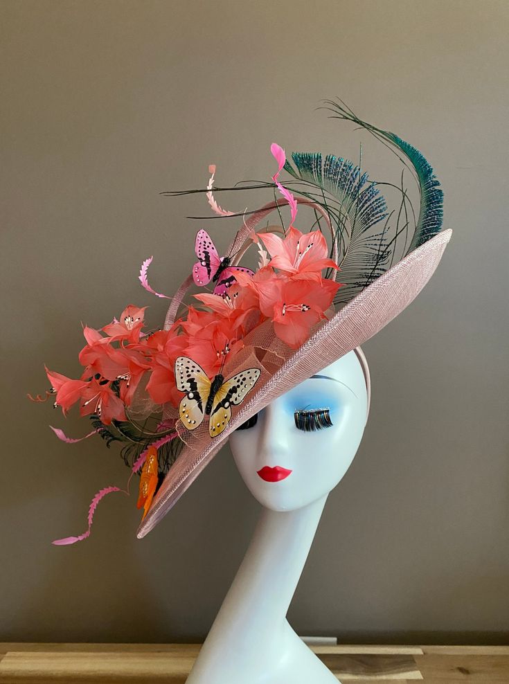 "Super large baby pink stunning sinamay fascinator with handmade feather flowers and a same color headband to secure, elegant, light and comfortable to wear. Perfect for weddings, Royal Ascot horse races, cocktails, tea party, derby... Key Features: Base Size Appr:  from left to right 17.5-18\" (about 45 cm); from front to back 17.5-18\" (about 45 cm) Processing Time: 1-3 business days Warm tips:  ❤️Group discount on 3 or more pieces, please contact me for further information on group discount. Derby Hats Diy, Art Hats, Ascot Horse Racing, Feather Flowers, Fun Dresses, Kentucky Derby Fascinator, Horse Races, Sinamay Fascinator, Derby Fascinator