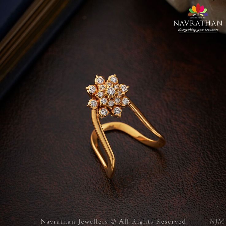 Traditional Vanki Ring Designs, Pradanam Ring Designs, Vanki Designs Jewellery Ring, Vanku Rings Gold, South Indian Ring, Gold Vanki Ring Designs, Finger Rings Gold Indian, Antique Rings Gold, Vangi Ring