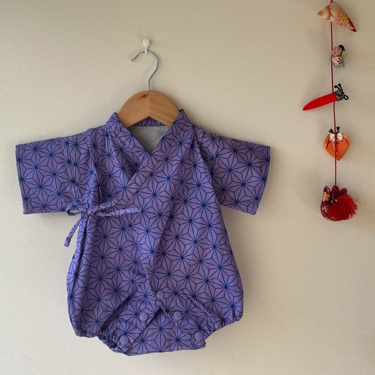 This is purple Japanese pattern baby kimono!! Made in Japan, and only one item👶👘 These  kimonos are made with soft gauze fabrics! ⭐️Size(1) ✴︎Size: Height 60-70 cm/ 24-27 Inches  ✴︎Material: Gauze (Japanese fabric) ✴︎Colour might be different depending on the viewer's screen settings ✴︎The Age: around 6 months to 12 months (Please check the babies) ⭐️Size(2) ✴︎Size: Height 100 cm/ 39 Inches  ✴︎Material: Gauze  (Japanese fabric) ✴︎Colour might be different depending on the viewer's screen setti Japanese Baby Clothes, Japanese Baby, Baby Kimono, Fabric Colour, Japanese Patterns, Purple Fabric, Gauze Fabric, Japanese Fabric, Baby Size