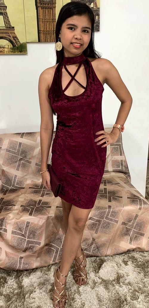 Red Maroon Velvet Tight Short Dress With Choker Dark Red Short Dress, Cute Modeling Poses, Tight Short Dress, Red Short Dress, Dress With Choker, Short Dresses Tight, Dark Red Maroon, Petite Models, Choker Dress