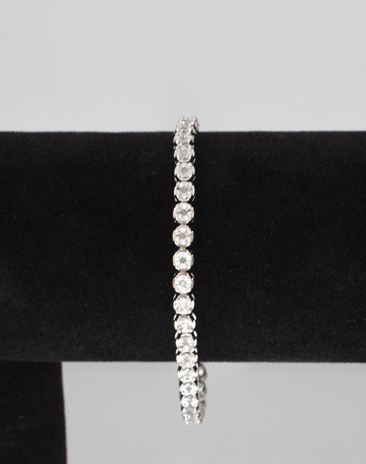 Vintage Diamond Bracelet 925 Sterling Silver 7.5 inches long. Real Diamonds. Vintage Diamond Bracelet, Vintage Diamond, Real Diamonds, Sterling Silber, Arm Band, Pendant Necklaces, Diamond Bracelet, Jewelry Necklace Pendant, Accessory Gift