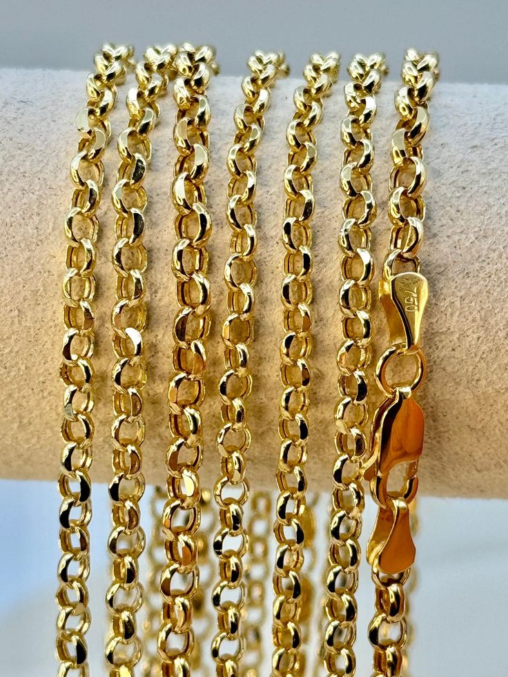 18k Gold Rolo Chain ,7.17gr Rolo chain,3.5mm,22 inches 18k Gold Rolo Chain ,6.52 gr Rolo chain,3.5mm,20 inches 18k Gold Rolo Chain, 6.00 gr  Rolo chain,3.5mm,18 inches 18k Gold Rolo Chain,  5.21 gr  Rolo chain,3.5mm,16 inches This is a Trending Etsy Bestselling Rolo Necklace. It is made with Authentic Genuine 18K Gold. Easy to layer! Looks beautiful with your favorite charms or even if you wear it alone. BEST PRICE ON ETSY FOR SOLID 18kGOLD NECKLACES! Premium lobster  Hook for added safety! Pric Gold Rolo Chain Necklace, Luxury Gold Rolo Chain Necklace, Gold Plated Rolo Chain Necklace, Elegant Gold-plated Rolo Chain Jewelry, Yellow Gold Rolo Chain Metal Necklace, Gold Choker Necklace, Gold Choker, Rolo Chain, Jewelry Business