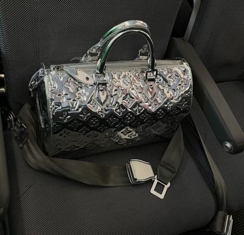 Silver Louis Vuitton, Emili Sindlev, Flight Mode, Sac Louis Vuitton, Girly Bags, Louis Vuitton Designer, Luxury Purses, Pretty Bags, Cute Purses