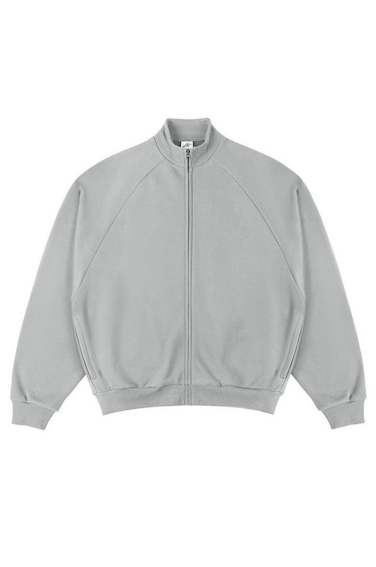 Discover the Versatile Jacket v4 from IDLT's Autumn/Winter '22 collection. These light gray, light green, dark gray, gray, and black jackets offer an oversized fit and unisex design, ensuring both style and comfort. Made with 85% cotton and 15% polyester, this jacket is perfect for the season. Hand wash under 40°C, no bleach, flat dry. Size Chest (cm) Shoulder (cm) Length (cm) Sleeve (cm) S 134 68.5 76 68.5 M 138 71.5 78 71.5 L 142 74 80 74 XL 146 76 82 76 Winter 22, Versatile Jacket, Black Jackets, Shorts Sweatpants, Gray Light, Green Dark, Denim Trousers, Trendy Shoes, Sunglasses Branding