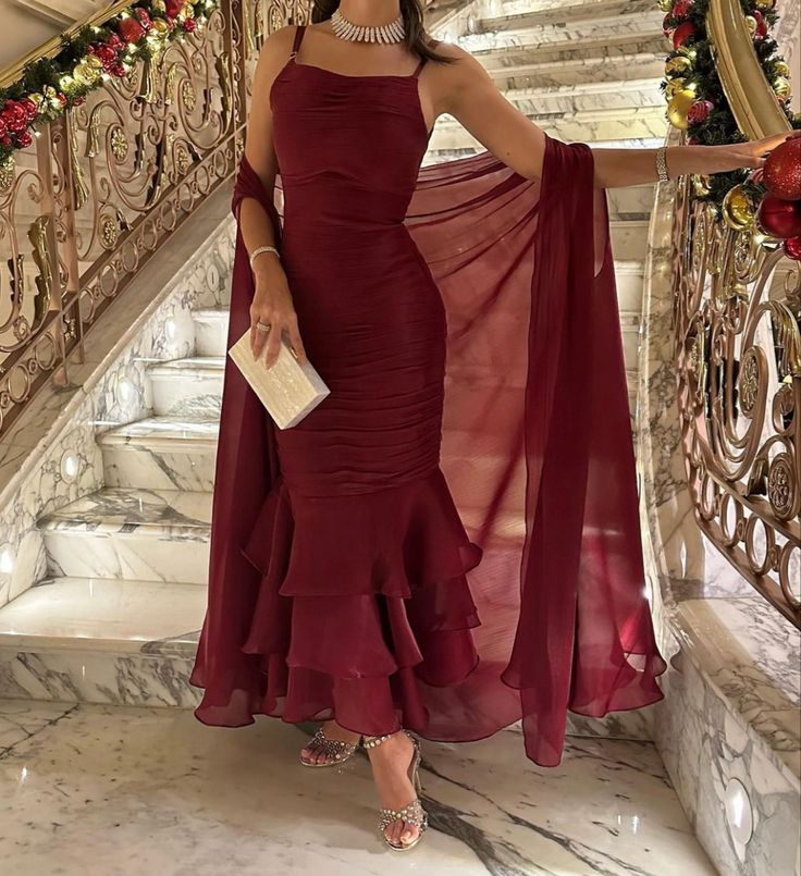 Quince Themes, Prom Dress Inspo, Dark Red Dresses, Classy Prom Dresses, Elegant Dresses Classy, Prom Dresses Sleeveless, Prom Dress Inspiration, Pretty Prom Dresses, Dresses 2023