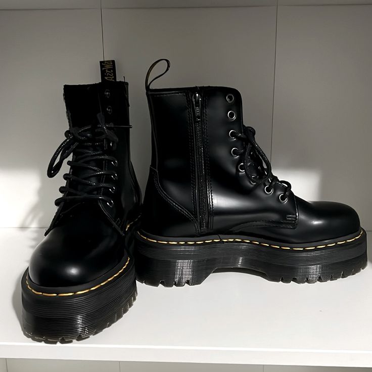 Wore Maybe Twice But For A Short Time. No Creases Or Use On Treads. On Right Show Is A Scuff On The Side Heel (See Pics), But Otherwise In Excellent-Like New Condition. No Box. But Will Be Packed Very Well To Ship. Grunge Combat Boots, Platform Boots Aesthetic, Doc Marten Platform, Platform Leather Boots, Emo Boots, Dr Martens Jadon, Shoes Dr Martens, Dr Martens Black, Dr Martens Shoes