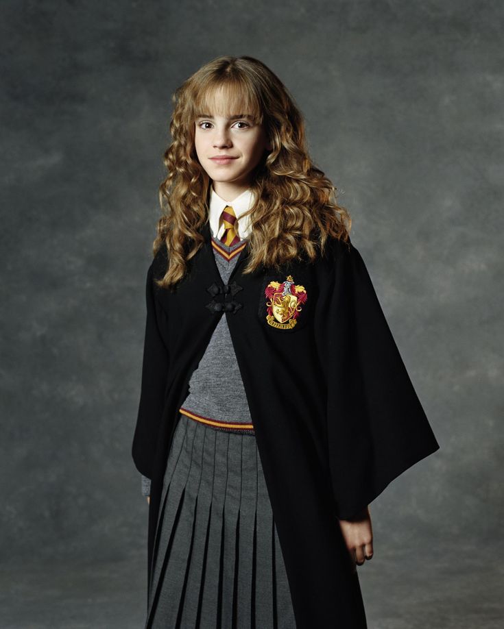 Amazing Read! Halloween Costumes for the Geeky Fashionista |Geek Insider Harry Potter Fancy Dress, Hermione Granger Costume, Hermione Costume, Hogwarts Uniform, Harry Potter Hermione Granger, Harry Potter Cosplay, Theme Harry Potter, Harry Potter Halloween, Images Harry Potter