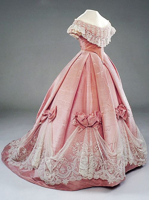 1800s Dresses, Victorian Ball Gowns, 1860s Dresses, Victorian Era Dresses, Gaun Abad Pertengahan, Florence Welch, Old Fashion Dresses, Old Dresses, Victorian Clothing