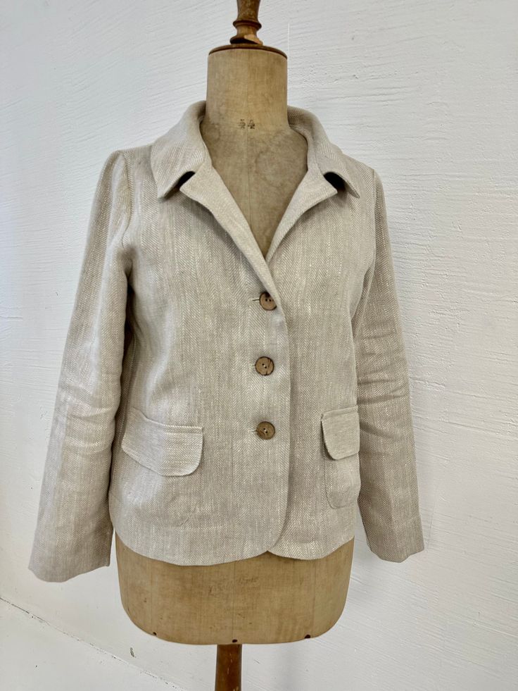 "Universal linen blazer with lovely collar and decorative pockets.  Excellent for layering.  -Collar neck - Buttons closure - Long sleeves - Below waist length - Stylish silhouette, elegant look. Made from  thick 100% pure European linen. In the images you see it made from creamy colored linen. Available in multiple linen colors.  Perfect solution for your wardrobe.  Each piece is individually cut, sawn and pre-washed. We really love making garments for various sizes - from petit to plus size an Linen Jackets Women, Plus Size Jacket, Collar Neck, Linen Jacket, European Linens, Linen Blazer, Linen Top, Jacket Women, Linen Women