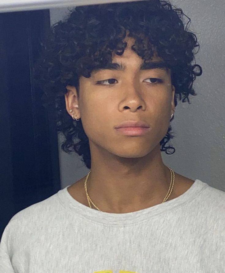 Jaymin Khansmith, 3c Curly Hair, Long Curly Hair Men, Male Haircuts Curly, Tan Skin Blonde Hair, 3c Hair, Men Haircut Curly Hair, Mullet Haircut, Curly Mullet