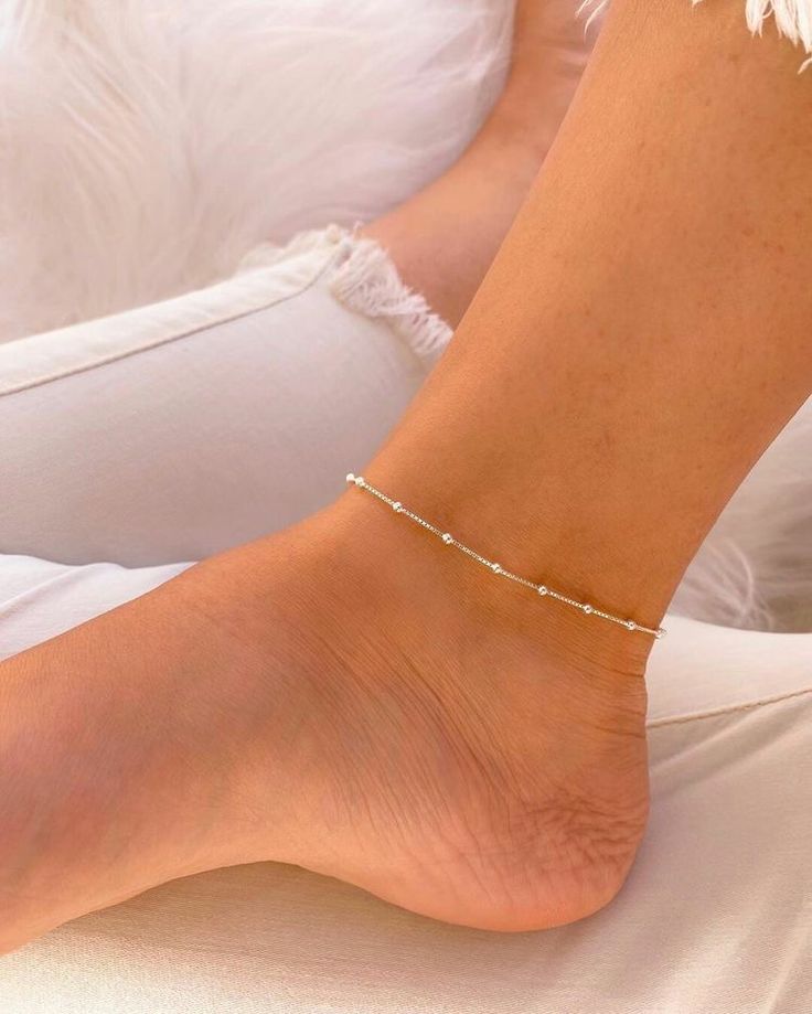 Cute Anklets Aesthetic, Permanent Ankle Bracelet, Anklet Aesthetic, Permanent Anklet, Anklets Aesthetic, Pretty Anklets, Ankle Jewellery, Payal Designs Silver, Silver Anklets Designs