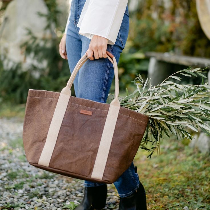 Designed with convenience in mind, our best selling Giulia tote is an ideal accessory for daily use: easy to transport, comfortably carried and robust enough for any adventure. It combines timeless style with the dependable features of a classic tote. Italy Beautiful, Washable Paper, Market Tote Bag, Carryall Tote, Pool Bags, Oversized Tote Bag, Oversized Tote, Market Tote, Shopper Tote