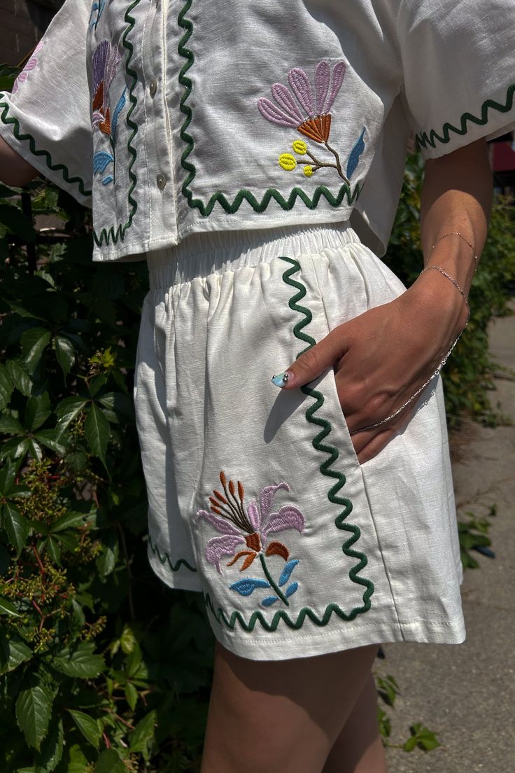 Embroidered Shorts Apart of a set with matching top available 60% Rayon 40% Linen Model is 5'6 and is wearing a size small Ropa Dark, Recycled Clothing, Upcycle Sewing, Recycle Clothes, Embroidered Shorts, Linen Set, Matching Top, Cute Casual Outfits, Jacket Tops