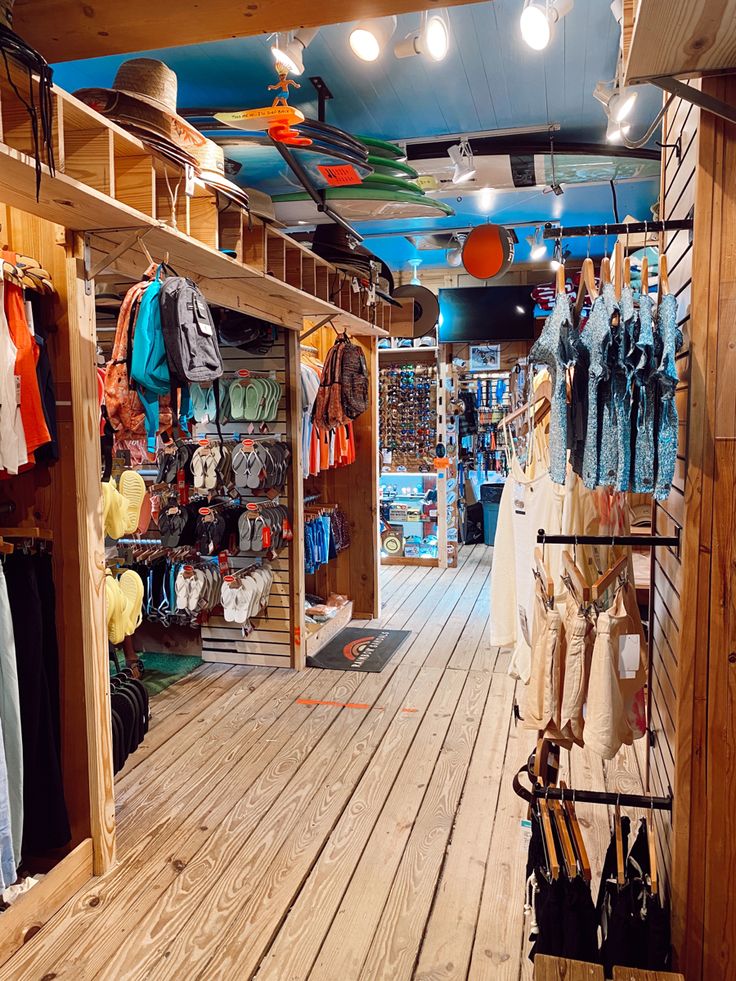 Surfer Shop Aesthetic, Surf Store Aesthetic, Vintage Surf Shop Aesthetic, Surf Shop Aesthetic Interior, Bloxburg Surf Shop, Beach Store Aesthetic, Beach Shop Aesthetic, Boardwalk Shops, Obx Shifting