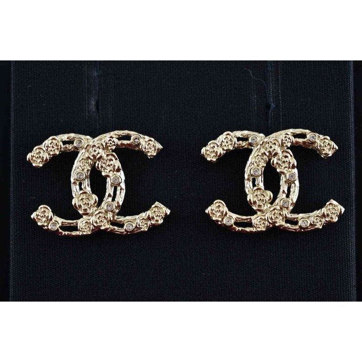 Chanel 22c Gold Crystal Camellia Cc Logo Large Statement Drop Stud Earrings ********** Chanel ********** Brand: Chanel Size: (1.25 Long X 1 Wide) Name: Camellia Color: Gold & Crystal Style: Stud Earrings Season: 22c Style#: Ab7535 B07292 Ng327 Material: Metal Screw Back, Pierced Gold Metal Material Cc Stud Earrings Crystal Studs And Camellia Flower Details Sold Out Worldwide, Runway, Extremely Rare Brand New In Box, With Tags And Dust Bag, Full Set 100% Authentic Or Your Money Back Great Gift I Earrings Chanel, Statement Stud Earrings, Large Stud Earrings, Jewelry Chanel, Chanel Brand, Camellia Flower, Chanel Logo, Chanel Jewelry, Gold Crystal