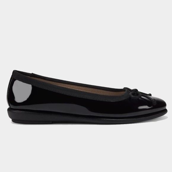 Brand New Aerosoles Black Patent Homerun Minimalist Classic Ballet Flats. Women's Size 7.5w | 7.5 W | 7.5 Wide Width. New To Poshmark? Sign Up Using Invite Code: Tentoday For $10 Off Your Purchase! Who Says A Functional Flat Can’t Have A Little Fun? This Pair Of Ballet-Style Slip-Ons Is Packed With All The Classic (And Comfy) Details We Love. - Features A Dainty Bow Detail At The Vamp. - Easy Slip-On Design. - Soft Textile Lining. - Memory Foam Insole For Added Comfort. - Features Diamond Flex R Modern Black Synthetic Flats, Black Synthetic Flats With Removable Insole, Black Slip-on Flats With Contrast Sole, Black Flats With Removable Insole And Round Toe, Black Slip-on Flats With Leather Sole, Black Leather Sole Slip-on Flats, Black Flats With Rubber Sole, Black Patent Leather Round-toe Flats, Black Patent Leather Round Toe Flats