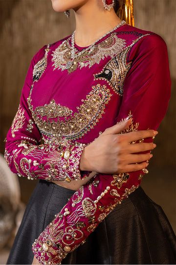 Raw Silk Black Lehenga Choli Pakistani Wedding Dresses, fully embellished work of dabka, kora, tilla on lehenga, and choli with the net embroidered dupatta Plain Silk Lehenga, Purple Choli, Lehenga Choli Pakistani, Black Lehenga Choli, Raw Silk Lehenga, Black Lehenga, Traditional Blouse Designs, Indian Bride Outfits, Fashionable Saree Blouse Designs