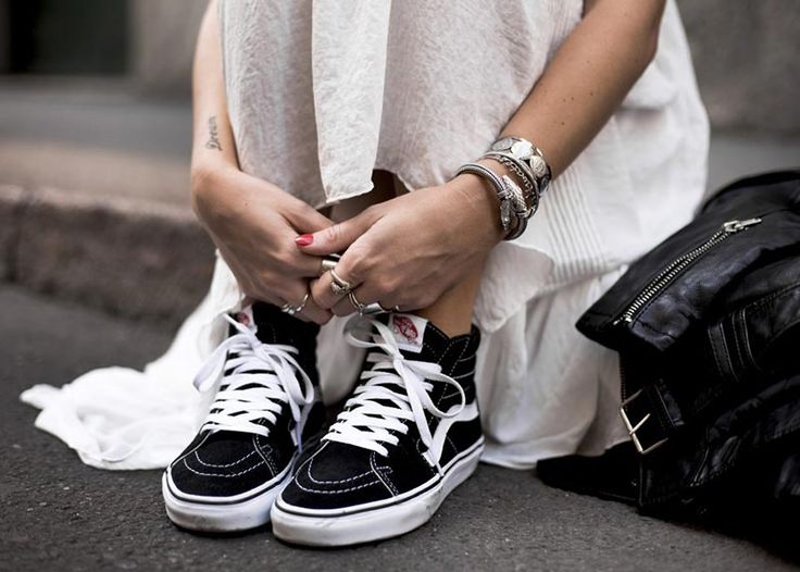 High Top Vans Outfit, Cool High Tops, Skater Outfits, Vans Outfit, Scene Outfits, High Top Trainers, Skull Fashion, Black High Tops, High Top Vans