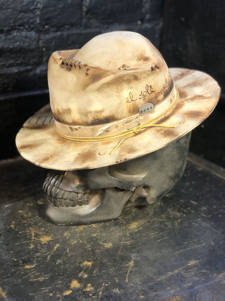 "Vintage Rare Custom HAT \" Il Sole Impetuoso \" All our hats are made to order ,we only use beaver Fur felts and we offer blends or 100%. The accessories as well as the bands that N.T.T.E uses for each individual customization are the result of a research of rare vintage pieces. N.T.T.E is a Fashion brand inspired from bohemian /rock n roll vibes . Each hat is a unique piece created from the research of vintage accessories and original designs, tailored specifically for each customer. Please be Handmade Fur Felt Fedora, Custom Fur Felt Brimmed Hat Bands, Custom Fur Felt Fedora With Flat Crown, Luxury Fur Felt Hat With Short Brim, Luxury Flat Brim Hat For Rodeo, Custom Fur Felt Fedora, Luxury Felt Hat With Short Brim For Rodeo, Luxury Fedora With Curved Brim For Rodeo, Luxury Short Brim Felt Hat For Rodeo