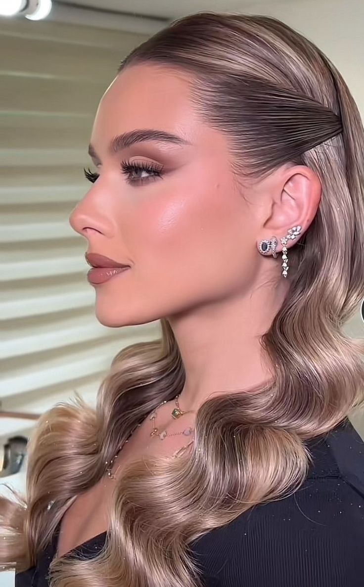 Flot Makeup, Bridesmaid Hair Makeup, Vlasové Trendy, Long Hair Wedding Styles, Bridal Makeup Looks, Wedding Hair And Makeup, Glam Makeup, How To Make Hair, Bride Hairstyles