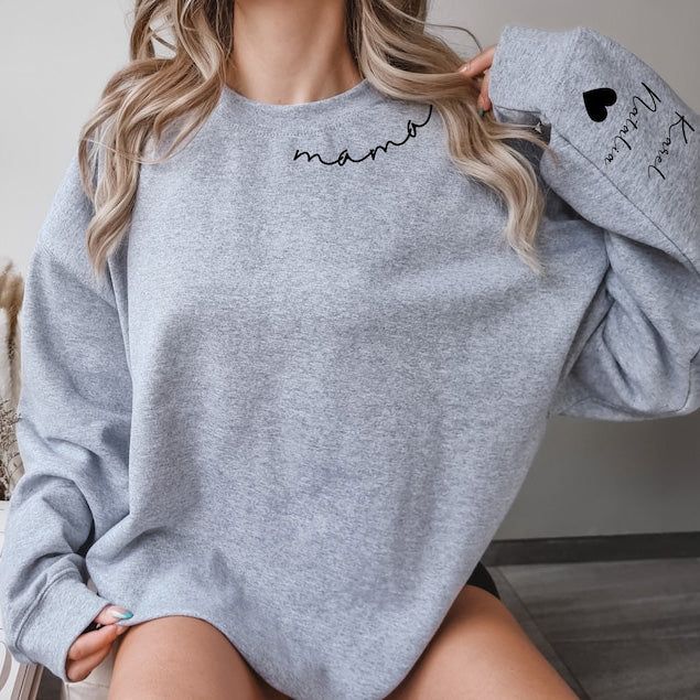 Embroidered Names, Women's Fashion Set, Celebrate Mom, Kids Names, Mama Sweatshirt, Embroidered Sweatshirt, Mothersday Gifts, Custom Sweatshirts, Cozy Fits