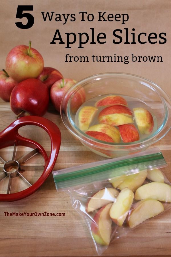 there are apples in the bowl and on the cutting board next to each other, with text overlay that reads 5 ways to keep apple slices fresh