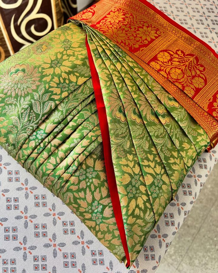 We provide saree Pre pleating service.. Dm us and pre pleat your saree and drape your saree in less than 3-5 minutes 🤩 @pleatandpin_coimbatore ✨You can come directly to our place or send your saree through SWIGGY GENNIE. ✨Out of Coimbatore?? No worries, send your sarees through COURIER. We will sent your normal saree as READY TO WEAR with safe packing. . . . . . [saree Prepleating, prepleating service , Coimbatore, saree draping, box folding ,saree Drapist] #sareeprepleating #sareeprepl... Saree Prepleating And Box Folding, Saree Box Folding Images, Saree Folding For Packing, Saree Pleating And Folding, Saree Pre Pleating And Folding, Saree Prepleating, Saree Pre Pleating, Saree Pleats, Normal Saree