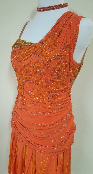 Orange Stretch Dress For Party, Fitted Evening Dress With Ruched Bodice For Cocktail, Fitted Dress With Ruched Sides For Gala, Glamorous Fitted Orange Dress, Glamorous Fitted Dress With Ruched Bodice, Sleeveless Dresses With Ruched Sides For Gala, Stretch Cocktail Dress With Ruched Bodice, Ruched Stretch Dresses For Gala, Party Dress With Fitted Waist