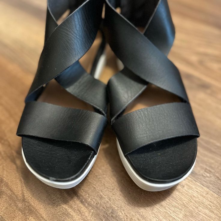 Brand New Never Worn. Right Shoe Has A Mark That Looks Like It Could Be Wiped Off On Side And A Defect On The Front Of The Sandal (See Pictures). Dad Sandals, Orange Sandals, Beige Sandals, Nude Sandals, Heeled Mules Sandals, Braided Sandals, Ankle Wrap Sandals, Wrap Sandals, White Sandals