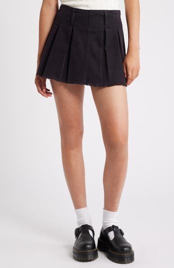 Show off your stems in this denim skort crafted with crisp inverted pleats and a feathery frayed hem. 99% cotton, 1% spandex with 100% polyester contrast Machine wash, tumble dry Imported Not available for sale and shipment to Germany Edgy Cotton Denim Skirt For Summer, Casual Pleated Mini Shorts, Casual Pleated Mini Length Shorts, Fitted Cotton Cutoff Skort, Edgy Cotton Denim Mini Skirt, Spring High Waist Skort With Frayed Hem, Casual Skort With Frayed Hem For Spring, Casual Spring Skort With Frayed Hem, Edgy Cotton Cutoff Mini Skirt