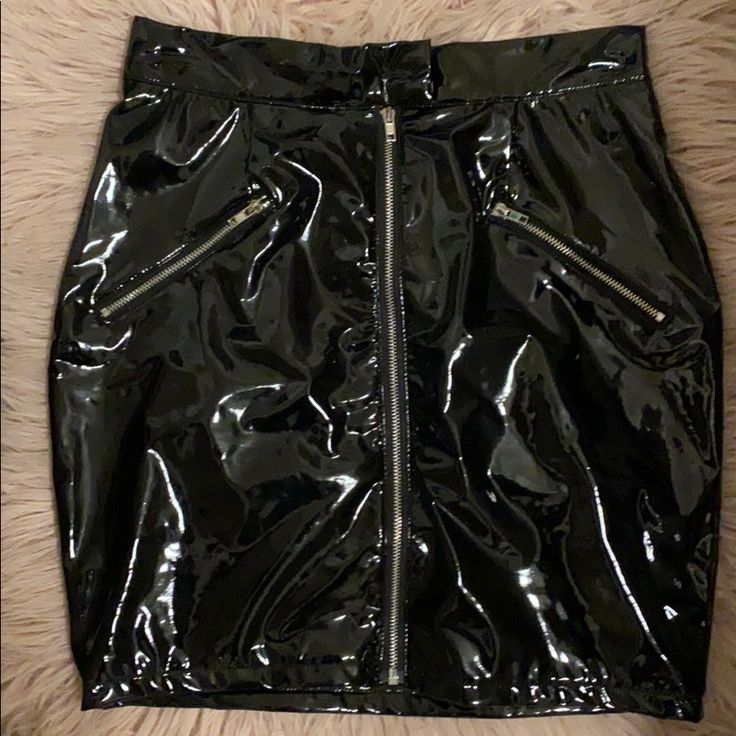 Never Worn Black Latex Skirt Trendy Black Skirt With Zipper Closure, Black Mini Skirt With Zipper Closure For Party, Black Party Skirt With Zipper Closure, Chic Black Skirt With Zipper Closure, Patent Leather Skirt, Vinyl Skirt, Vinyl Skirting, Latex Skirt, Black Patent Leather