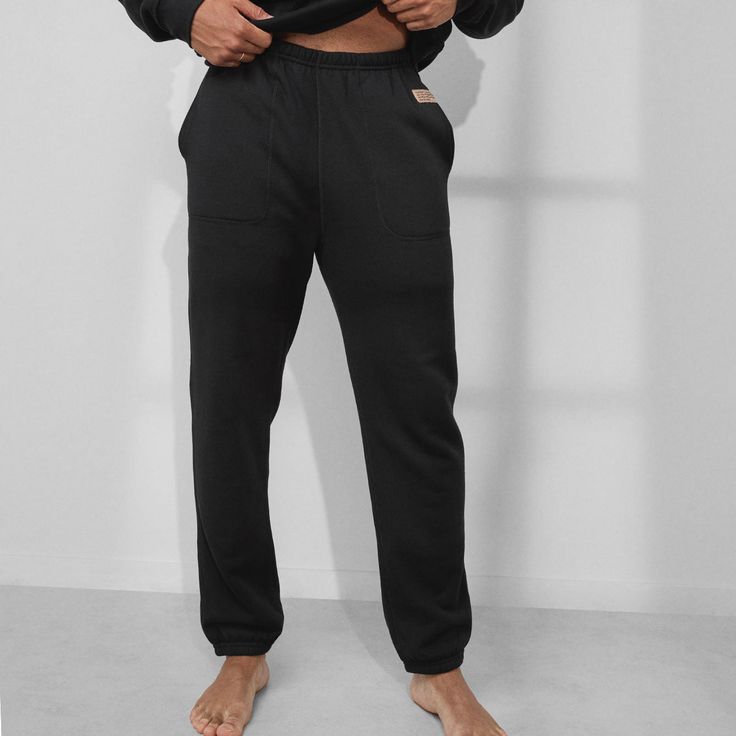 We took your favorite sweatpants and infused them with silk (the modern day turning water into wine). An innovative blend of breathable cotton and Washable Silk, the Silksweats™ Reversible Jogger come in a mid-rise, oversized fit – striking the balance of true comfort and effortless style. An interior of luxuriously cozy sherpa back, they’re 100% reversible for a two-in-one look. Elastic detailing at ankles for a put-together aesthetic, utilize the fully functional side seam pockets for everyday use (read: keep your hands free for those important coffee errands). Complete the look with the Silksweats™ Reversible Pocket Sweatshirt for a complete fit. Water Into Wine, The Balance, Short Leggings, Cotton Silk, Trinidad And Tobago, Hands Free, Uganda, First Look, Oversized Fits