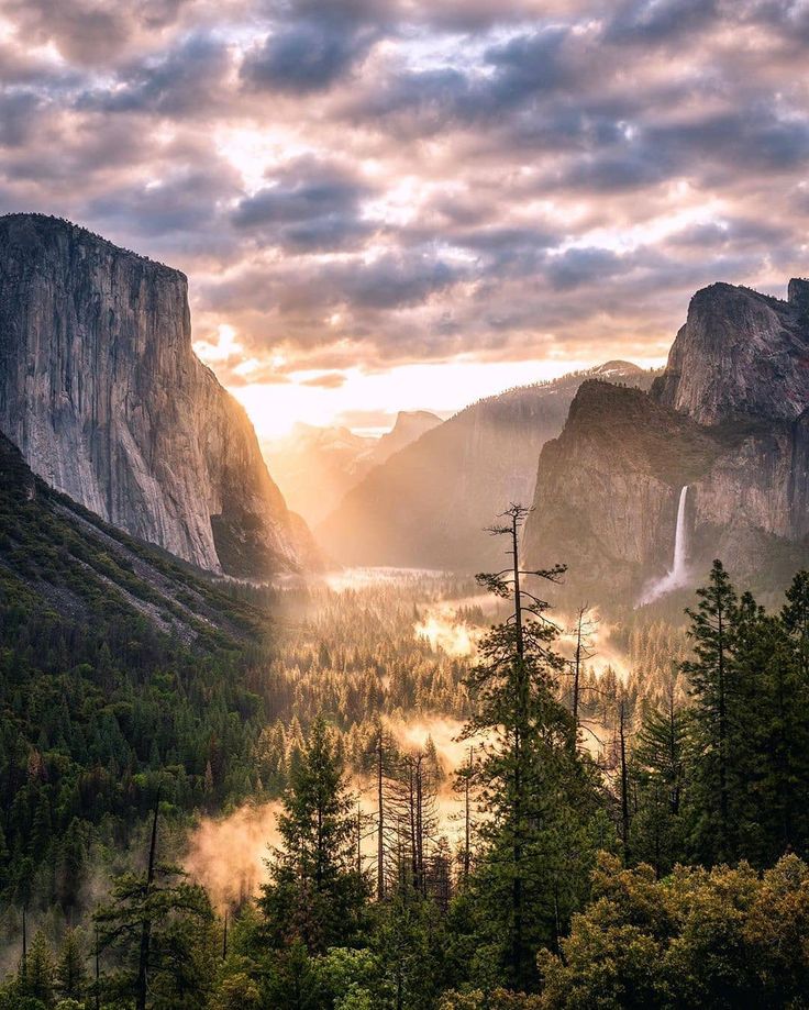 the sun is setting over yosep falls in yosep national park, yose