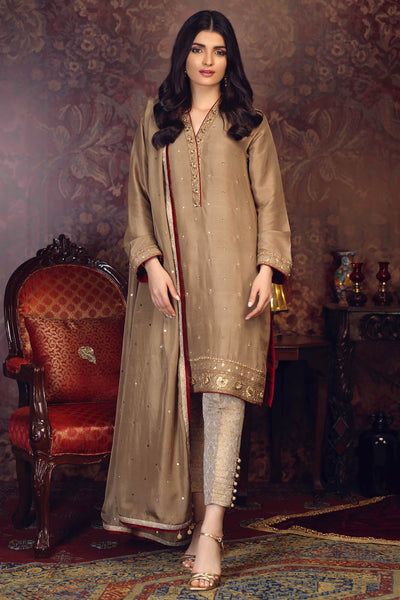 Pakistani Formal Dresses, Pakistani Designer Suits, Pakistani Fashion Casual, Pakistani Dresses Casual, Pakistani Fashion Party Wear, Salwar Kamiz, Maria B, Kurta Designs Women, Simple Pakistani Dresses