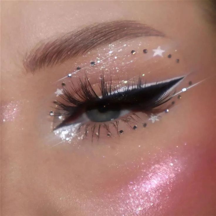 Make Up on Instagram: “Comment your favourite 1-10? ❤️💕 - Tag your friends 👫 Credit @anaharven 💞 - Follow @makeup.coyote & @makeup.hum for more Makeup inspo, tips…��” Sugar Plum Fairy Makeup Looks, Space Themed Makeup, Space Cowgirl Makeup, Cowgirl Makeup Ideas, Maquillaje Aesthetic, Maquillage On Fleek, Rhinestone Makeup, Space Ranger, Cute Eye Makeup