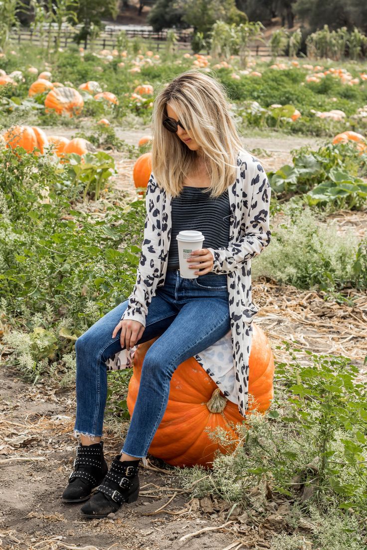 Look fierce this season with our leopard cardigan. Make a statement anywhere you go with this fun piece. This cardigan will be your new favorite go-to due to the trendy style and soft material. Sizing Small 0-4 Medium 6-8 Large 10-12 XL 12-14 1X 14-16 2X 16-18 3X 18-20 Model is 5'6" wearing size small. Leopard Print Long Sleeve Cardigan For Fall, Long Sleeve Leopard Print Cardigan For Fall, Trendy Leopard Print Spring Cardigan, Trendy Spring Leopard Print Cardigan, Trendy Leopard Print Cardigan For Fall, White Leopard Print, Leopard Cardigan, Pocket Cardigan, White Leopard