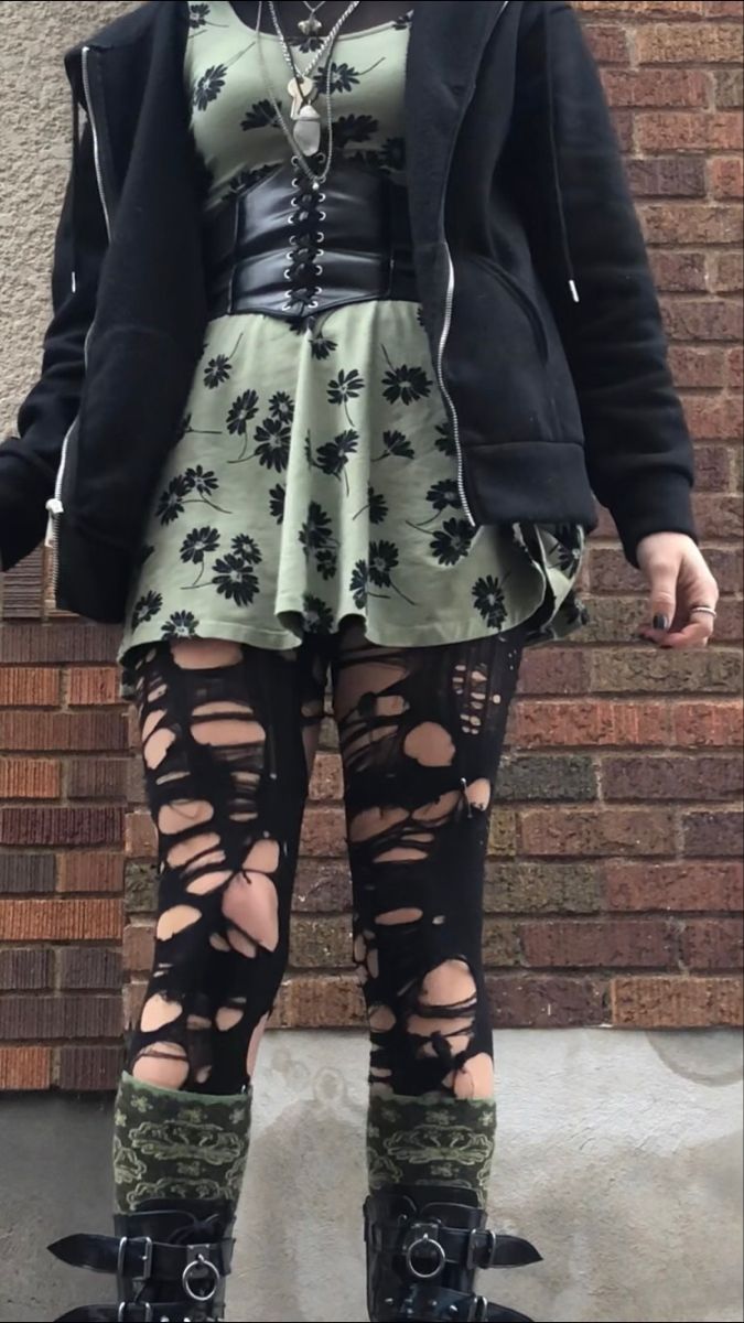 Black And Green Alt Outfit, Green Goth Clothes, Green Alternative Outfit, Ripped Tights Outfit Grunge, Black And Green Outfit Aesthetic, Green Goth Aesthetic, Ripped Tights Outfit, Tights Outfit Ideas, Black And Green Outfit