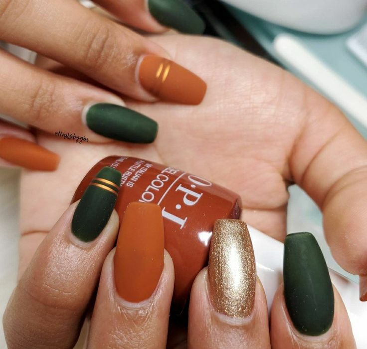 Pretty Nails For Fall 2023, Orange Brown And Green Nails, Rust And Green Nails, Dark Green Nails For Wedding, Fall Almond Nails Ideas Burnt Orange, Fall Green And Orange Nails, Maroon Nail Design Ideas, Green Fall Nails Square, Burnt Orange And Sage Green Nails