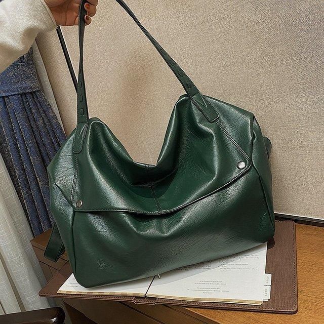 Shape: HobosPlace Of Origin: HE BEI ProvinceHandbags Type: Shoulder BagsTypes of bags: Shoulder & HandbagsOrigin: CN(Origin)Main Material: PUClosure Type: zipperHardness: SOFTExterior: Silt PocketStyle: CasualModel Number: LI-107Lining Material: PolyesterOccasion: VersatileGender: WOMENPattern Type: SolidNumber of Handles/Straps: TwoInterior: Cell Phone PocketDecoration: NoneItem Type: HandbagsInform: Support wholesale and retail business Trendy Solid Color Travel Satchel, Trendy Solid Color Satchel For Travel, Trendy Solid Color Travel Bags, Trendy Green Satchel For Travel, Casual Travel Satchel In Solid Color, Rectangular Travel Satchel In Solid Color, Trendy Green Large Capacity Bag, Solid Color Satchel Bag For Travel, Solid Color Travel Satchel Bag