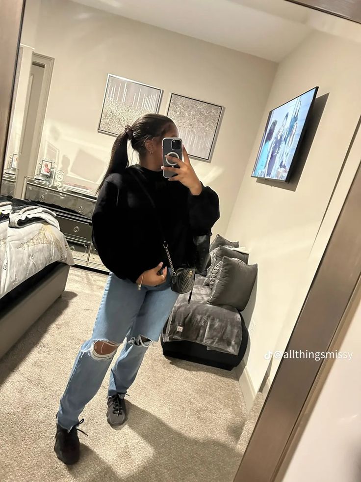 Black Sweatshirt Outfit Black Women, Yeezy 450 Outfit Black Women, Yeezy 450 Outfit Women, Fly Shi Only Outfits Winter, Yeezy 450 Outfit, Yeezy Outfit Women, Yeezy 450, Cute Highschool Outfits, Yeezy Outfit