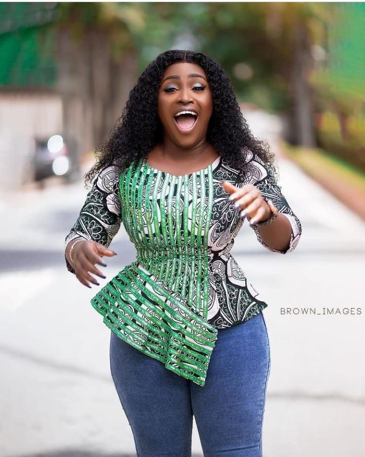 Ankara Blouses For Women, Ankara Tops Blouses, Ankara Top Styles, Ankara Blouse, African Blouses, Ankara Tops, African Tops, African Print Tops, Tops For Ladies