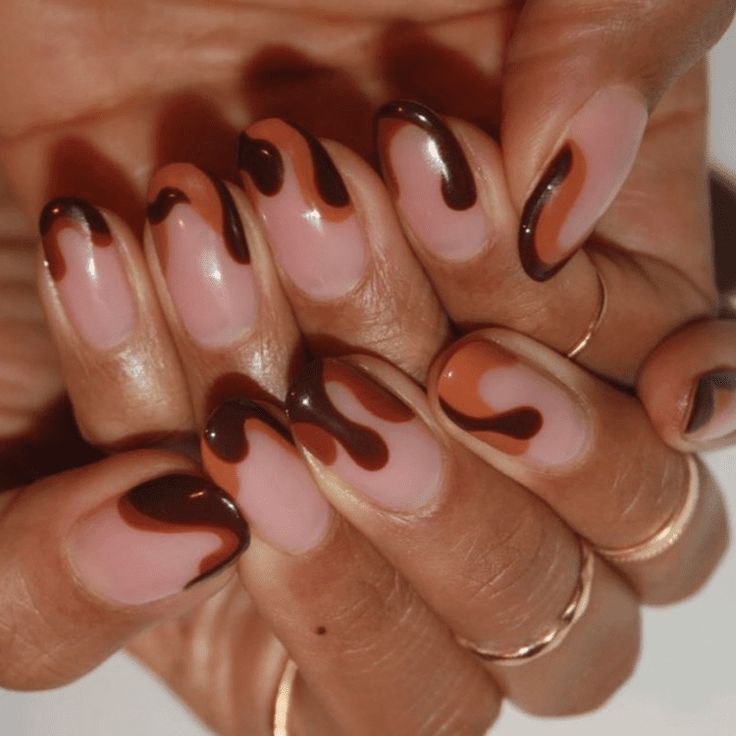 30 Fall French Manicures That Reinvent the Classic Look Funky Short Acrylic Nails, Short French Fall Nails, Fall French Manicure Nail Designs, Brown Manicure Short Nails, Simple Fall Manicure, Funky Fall Nails, Nail Art Papillon, Brown Nail Ideas, Nails December