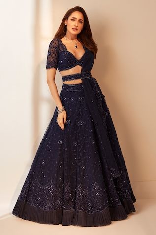 Buy Maroon Net Hand Embroidered Leaf Applique Sweetheart Neck Lucia Lehenga Set For Women by Charu and Vasundhara Online at Aza Fashions. Lehenga Designs Blue, Silk Saree Lehenga Designs, Lehenga With Belt, Wedding Reception Lehenga, Shadi Ideas, Blue Lengha, Scallop Dupatta, Navy Blue Lehenga, Desi Vibes