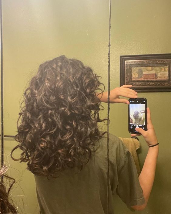 Natural Curly Hair Cuts, Curly Hair Photos, Different Hair, Different Hair Types, Haircuts For Wavy Hair, Haircuts For Curly Hair, Hairdos For Curly Hair, Wavy Curly Hair, Curly Hair Inspiration