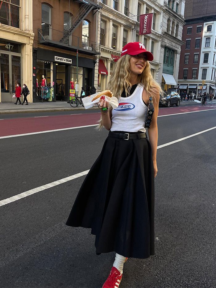 Style Année 70, Nyc Outfits, Ball Skirt, Midi Skirt Outfit, Pretty Skirts, Cotton Midi Skirt, Skirt Trends, Looks Street Style, 가을 패션