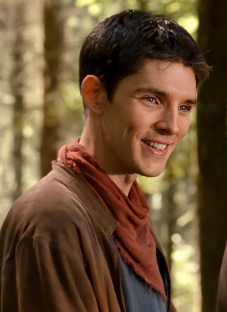 Merlin smile Merlin Cosplay, Merlin Dragon, Merlin Characters, Merlin 2, Fantasy Tv Shows, Merlin Colin Morgan, Merlin Series, Gorgeous Smile, Merlin Fandom