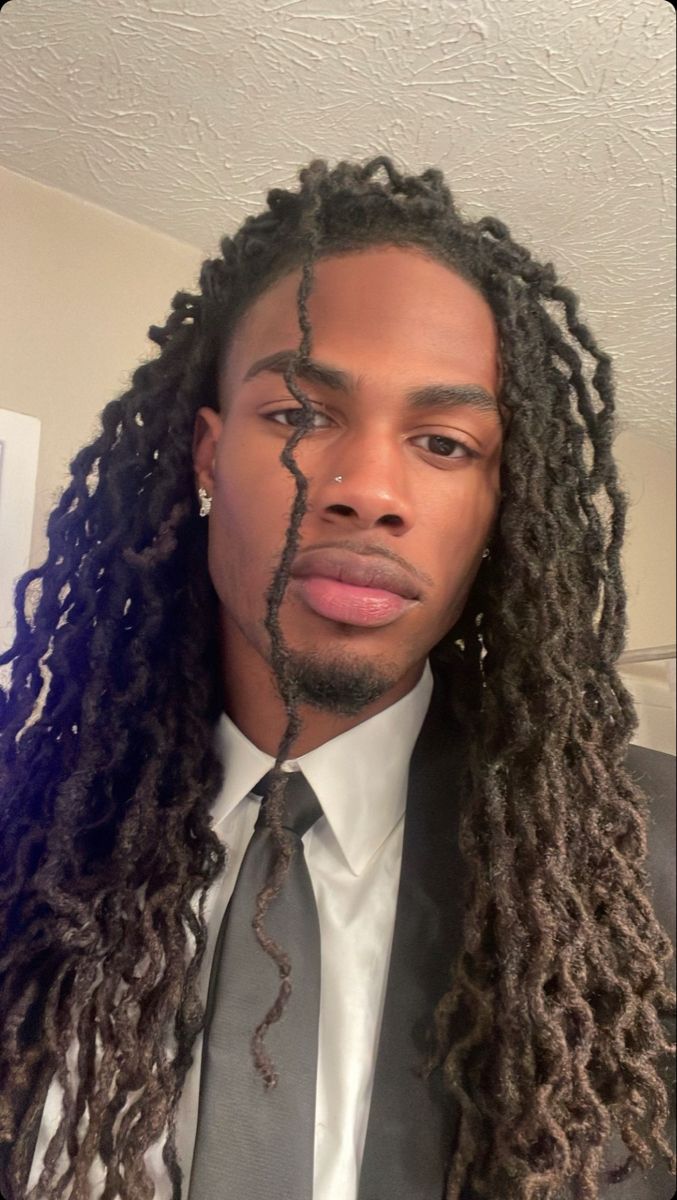 Black Guy Face Claim Dreads, Black Man Long Hair Styles, Long Black Hairstyles For Men, Different Types Of Dreadlocks, Male Locs Styles, Black Masc Hairstyles, Black Men With Afros, Long Dreadlocks Men, Gay Hairstyles For Long Hair